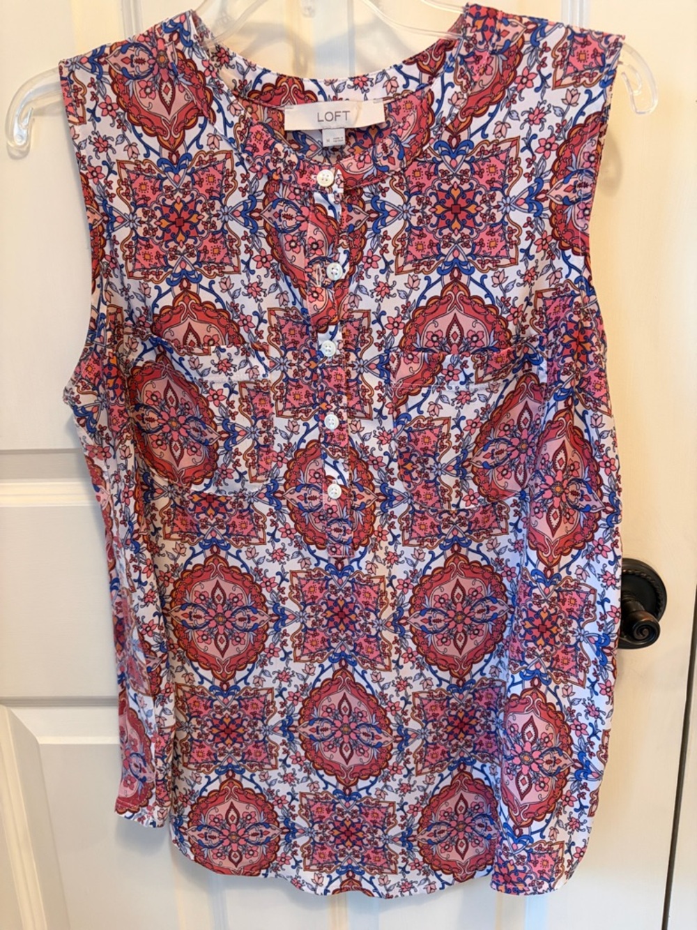 LOFT Sleeveless Half-Button Medallion Print Shell in Pink and Blue Size M